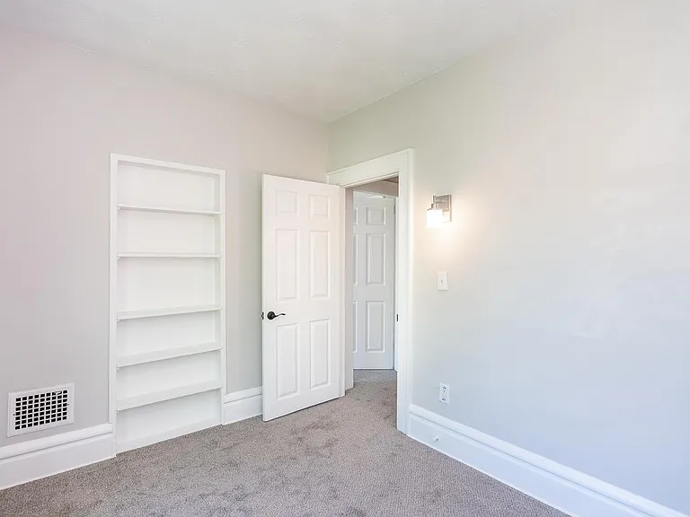 2435 Summit St — Photo 21