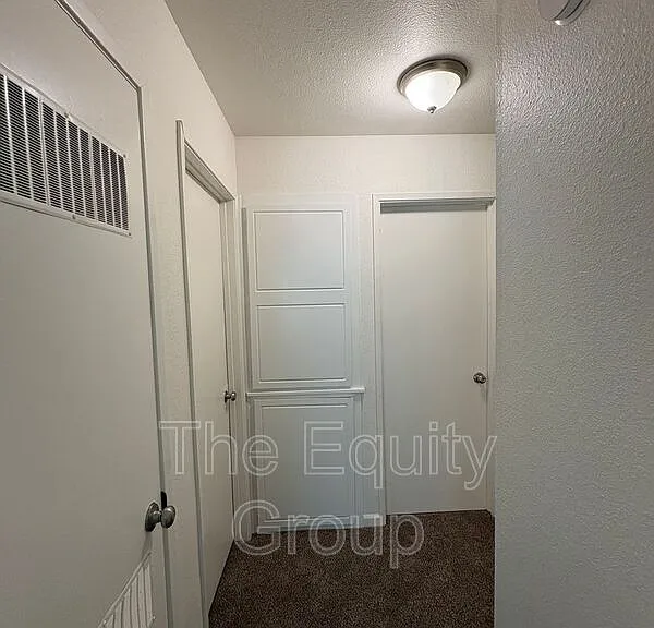 1469 Ben Franklin Ave — Photo 22
