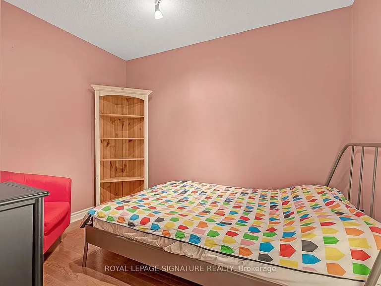 270 Wellington St W #710 — Photo 25