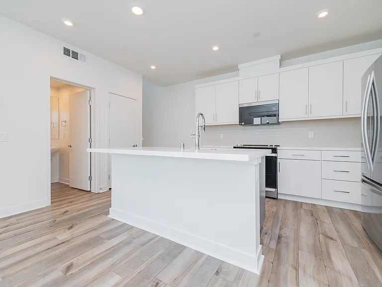 589 S Lyon St — Photo 11