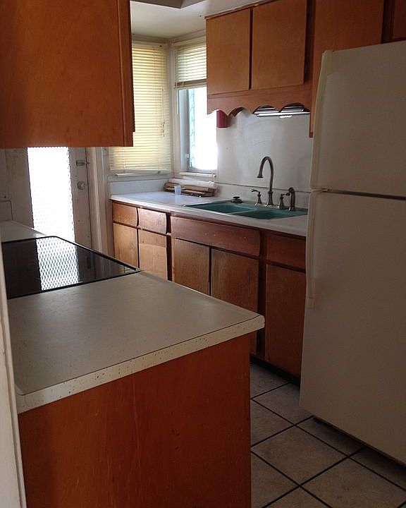 2nd image of 255 11th Ave NE