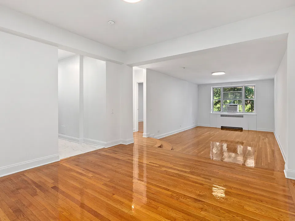 360 W 55th St #3A