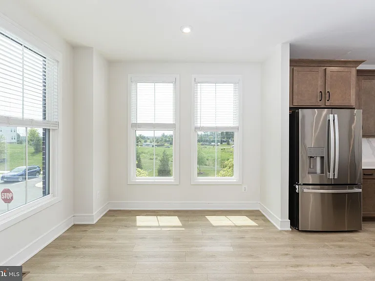 42086 Picasso Sq — Photo 19