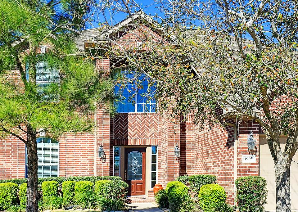 1st image of 1903 Sowles Park Dr