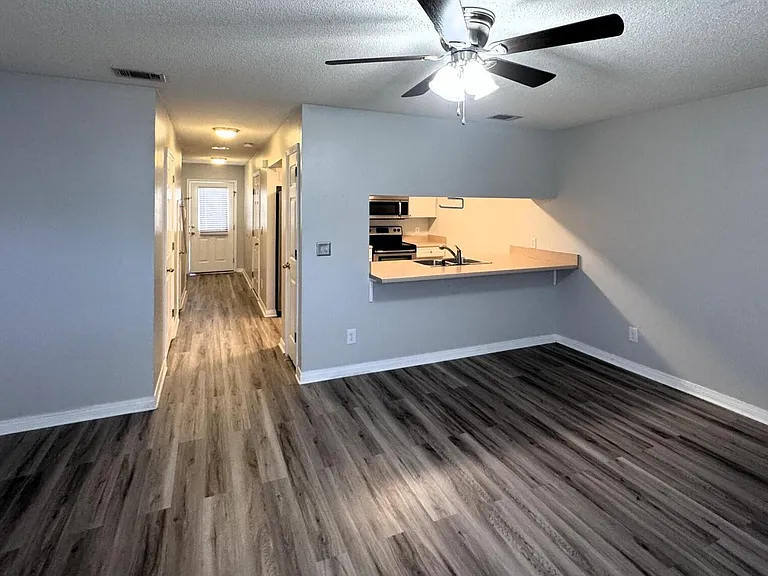 852 Dunwoody Pl — Photo 5