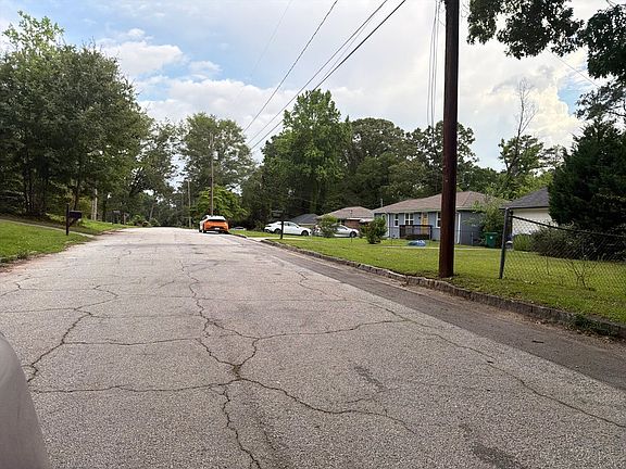5th image of 2059 Rosewood Rd