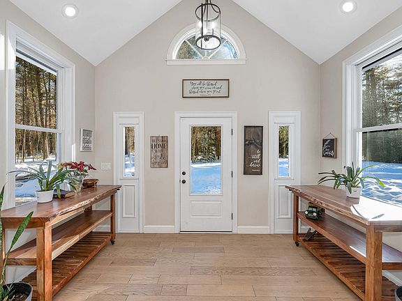3rd image of 36 Blueberry Lane