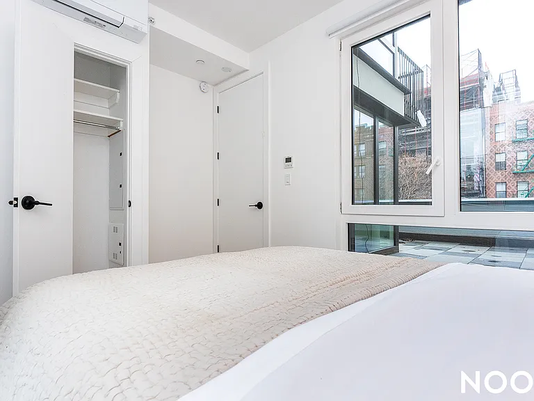 2484 Bedford Ave #2D — Photo 33