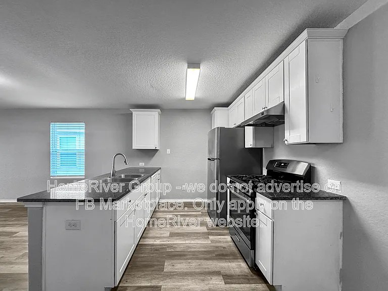 6807 Hibiscus Fls — Photo 4