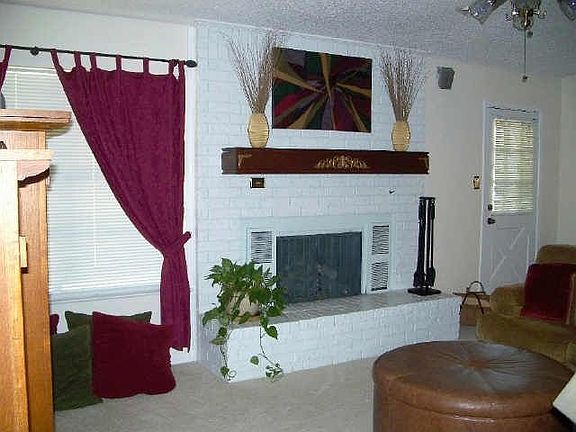 2nd image of 1424 Daryll Ln