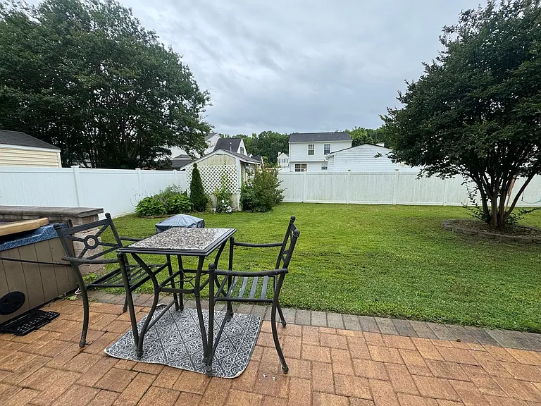 6 Old Pond Ct — Photo 33