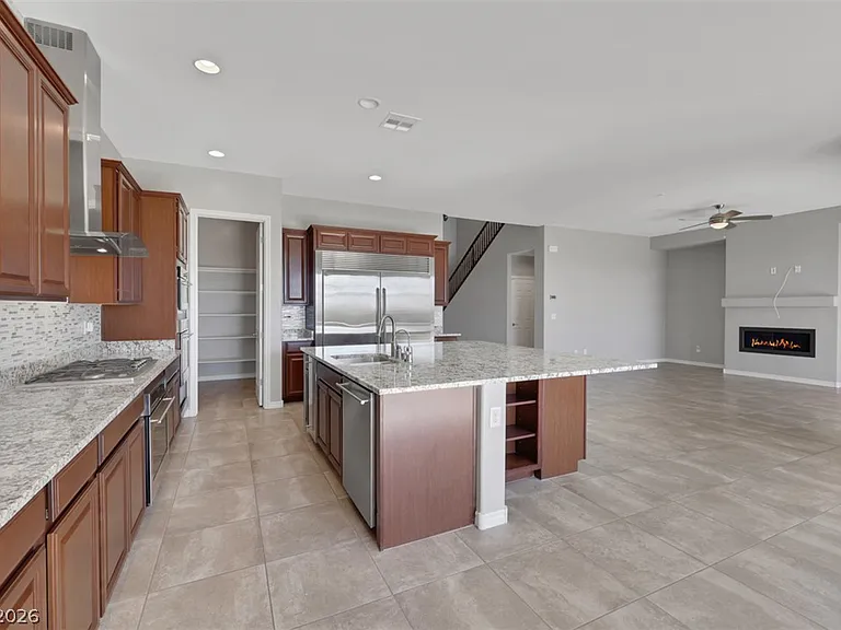 224 Highspring St — Photo 8