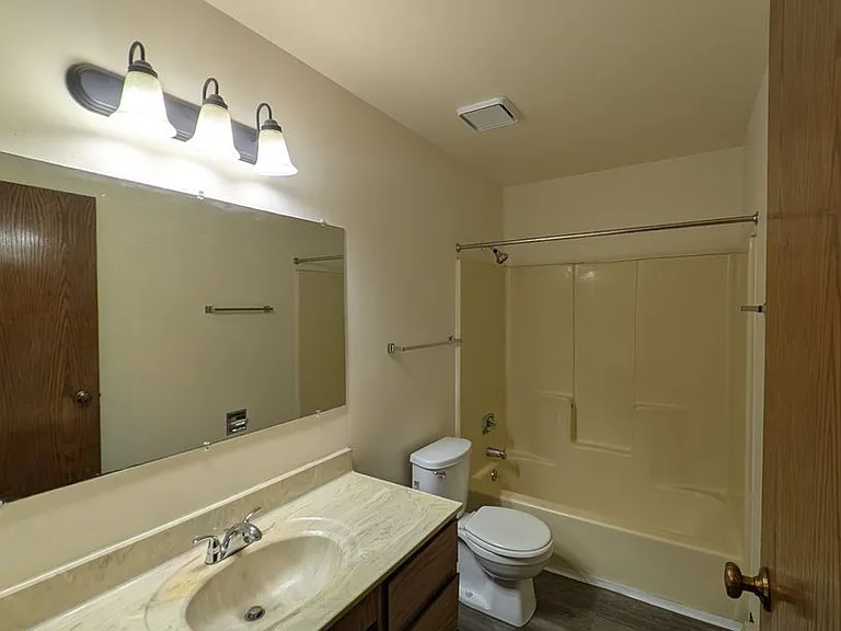 Fox River Bluff — Photo 10