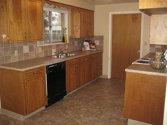 4th image of 628 W Lawndale Dr