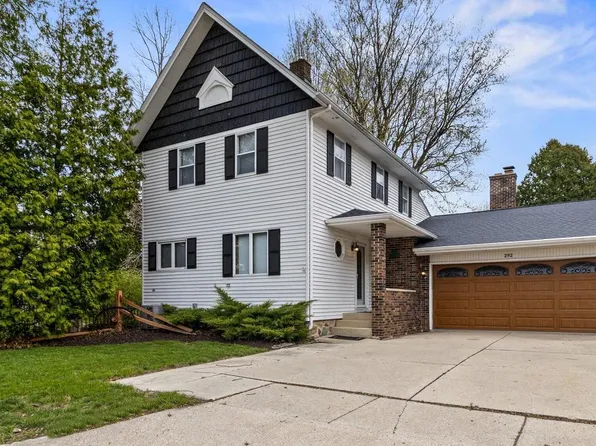 292 North Lake STREET, Hustisford, WI 53034