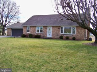 5220 Denlinger Rd, Gap, PA 17527