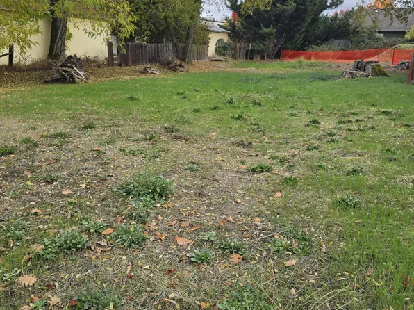 2625 Redwood Ave, Grants Pass, OR 97527