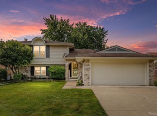 41465 Hanford Rd, Canton, MI 48187