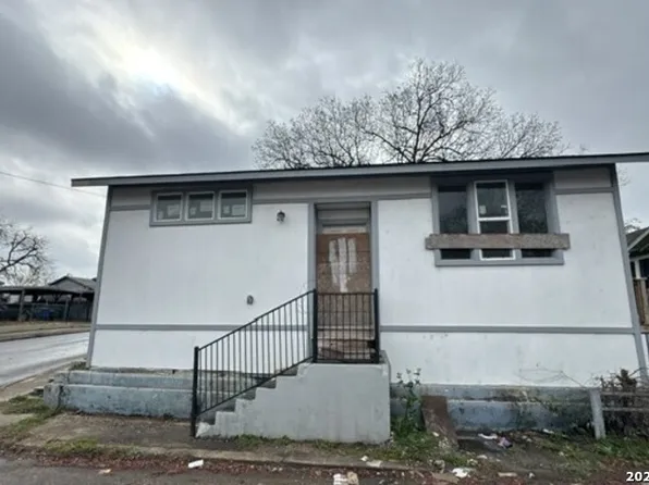 2402 W Martin St, San Antonio, TX 78207
