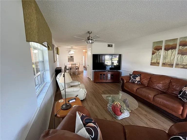 37 Pine Arbor Ln #101-101-101 — Photo 10