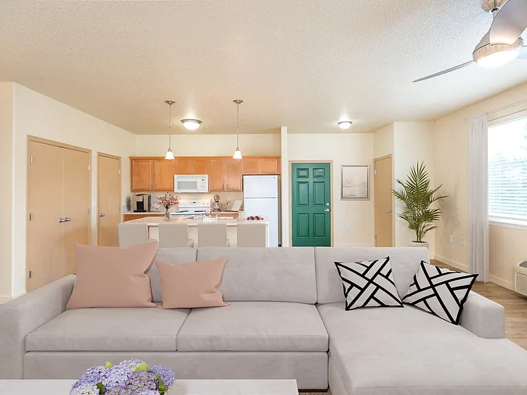 1497-1549 NE Market Dr — Photo 17