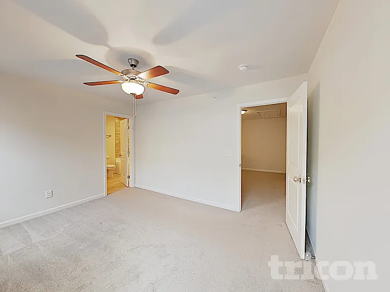 302 Woodfern Ct — Photo 9