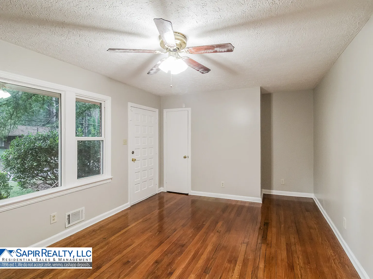 4 bed, 2.0 bath, 1372 sqft, $2,800 — Photo 3