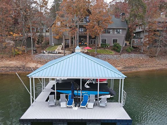 2nd image of 193 Lakeshore Dr