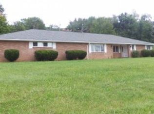 82 Hazel Ln, New Cumberland, WV 26047