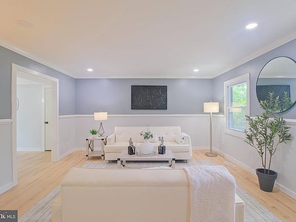 4th image of 6 Minstrel Ln