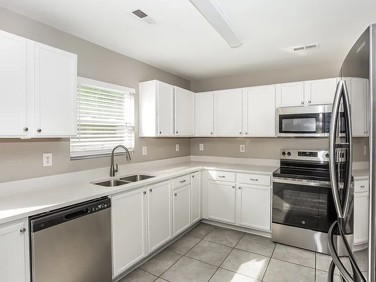 4024 Larkhaven Village Dr — Photo 7