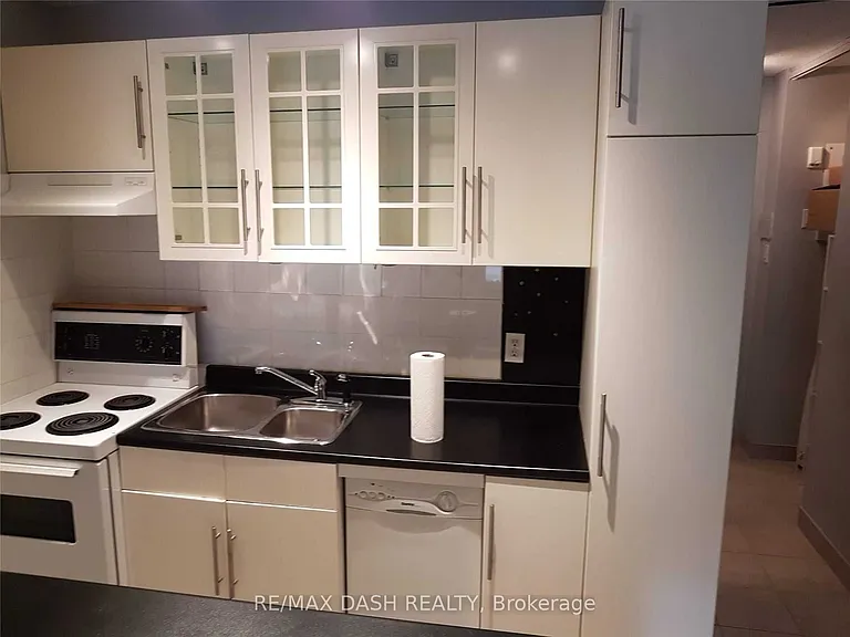 123 Woodbine Ave #203 — Photo 5