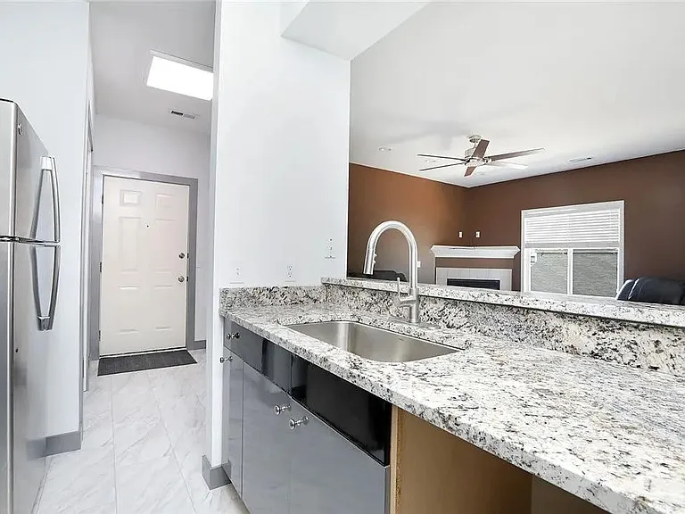 1760 SE La Grant Pkwy #35 — Photo 4