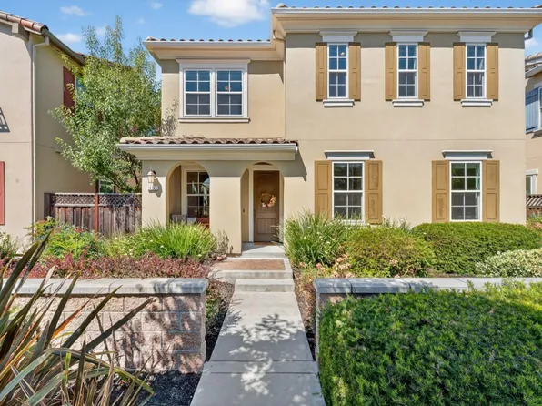 14145 Capri Dr, Los Gatos, CA 95032