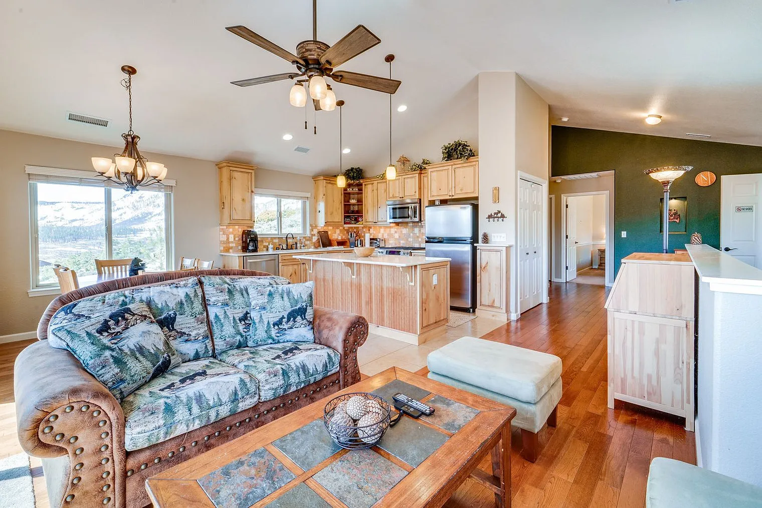 2 bed, 2.0 bath, 1668 sqft, $4,419 — Photo 1