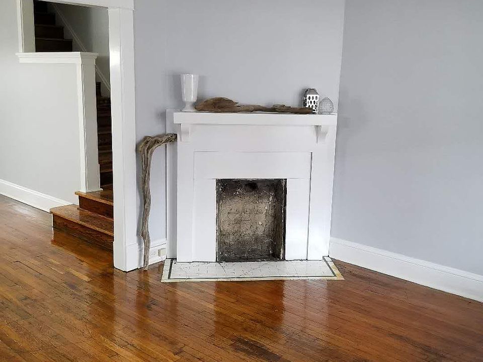 1st image of 1471 Hopkins Ave