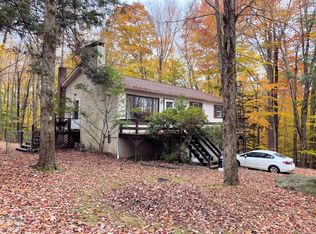 130 Wallenpaupack Dr, Greentown, PA 18426