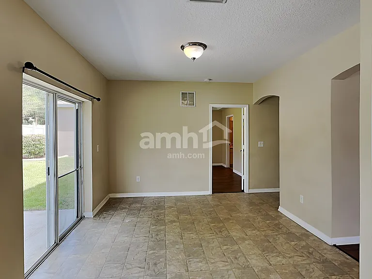11002 Newbridge Dr — Photo 6
