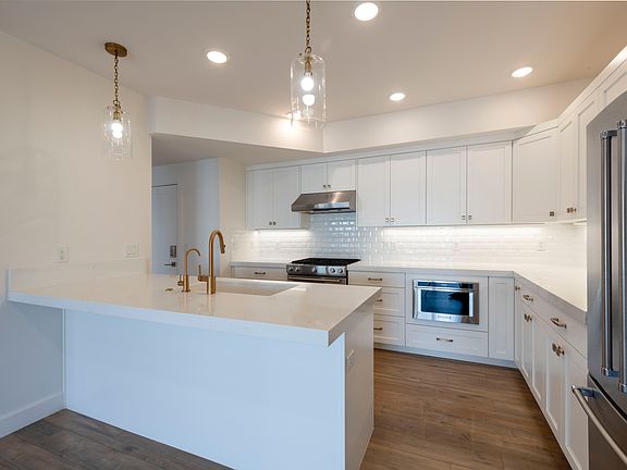 4th image of 2240 E Laney Ave #307