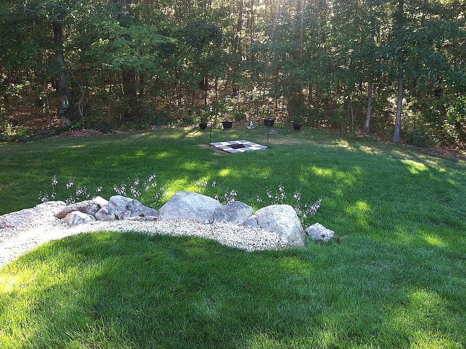 2nd image of 18 Oak Bluff Dr