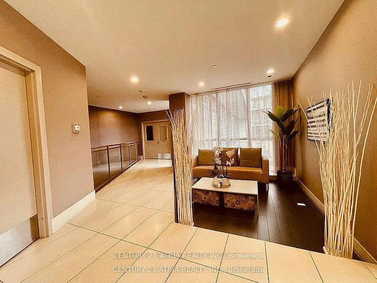 275 Yorkland Rd #303 — Photo 9