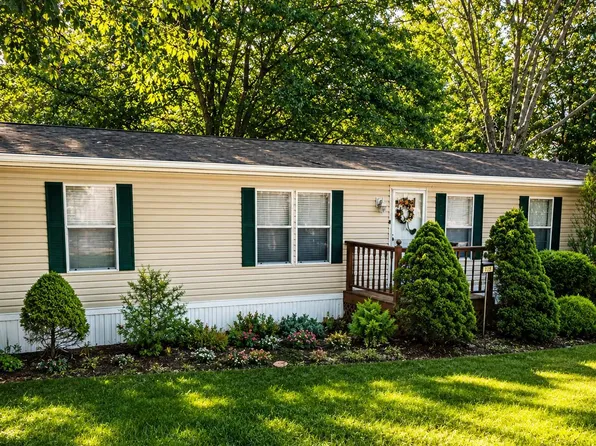 800 York Rd Trailer 119, Dover, PA 17315
