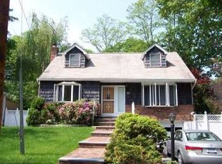 53 Crest Dr, East Northport, NY 11731