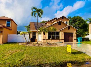 106 Azalea Circle, Boynton Beach, FL 33436