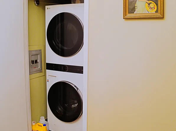 507 East 13th Street image 9 of 17