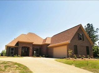 145 Hampton Hills Ct, Canton, MS 39046
