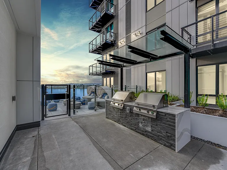The Columbia at the Waterfront — Photo 48