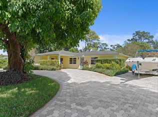 1192 Pineway Dr, Haverhill, FL 33417