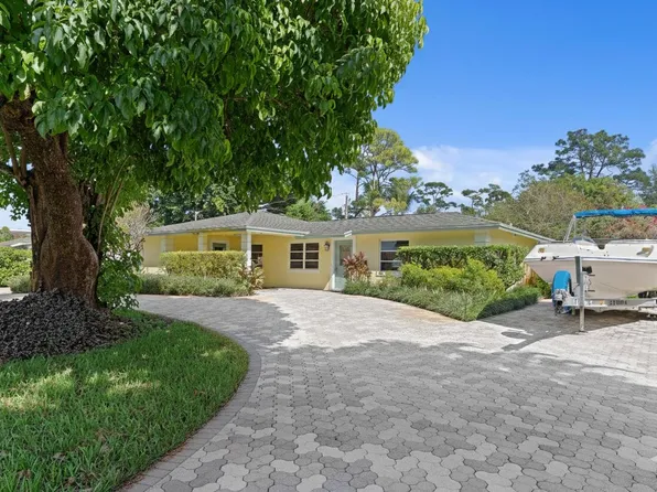 1192 Pineway Drive, Haverhill, FL 33417