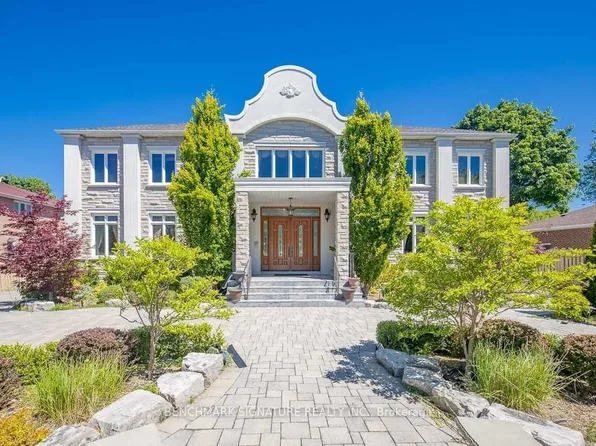 4572 14th Ave, Markham, ON L3S 3K6